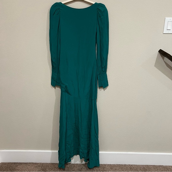 De La Vali Presley Gown - Picture 4 of 10